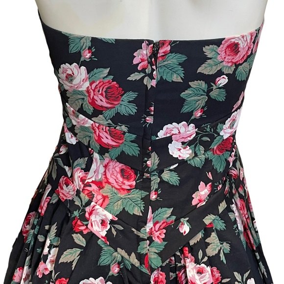 Vintage Retro-style 50’s Fit & Flare Floral Dress - Picture 11 of 15
